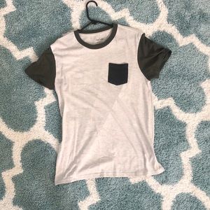 Super soft mens tee with pocket